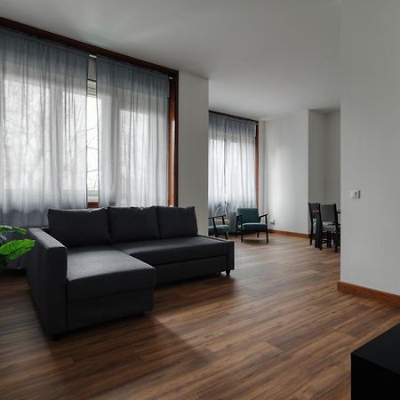 Joivy Chic 3-Bed Flat Near Colonne Di San Lorenzo Мілан Екстер'єр фото