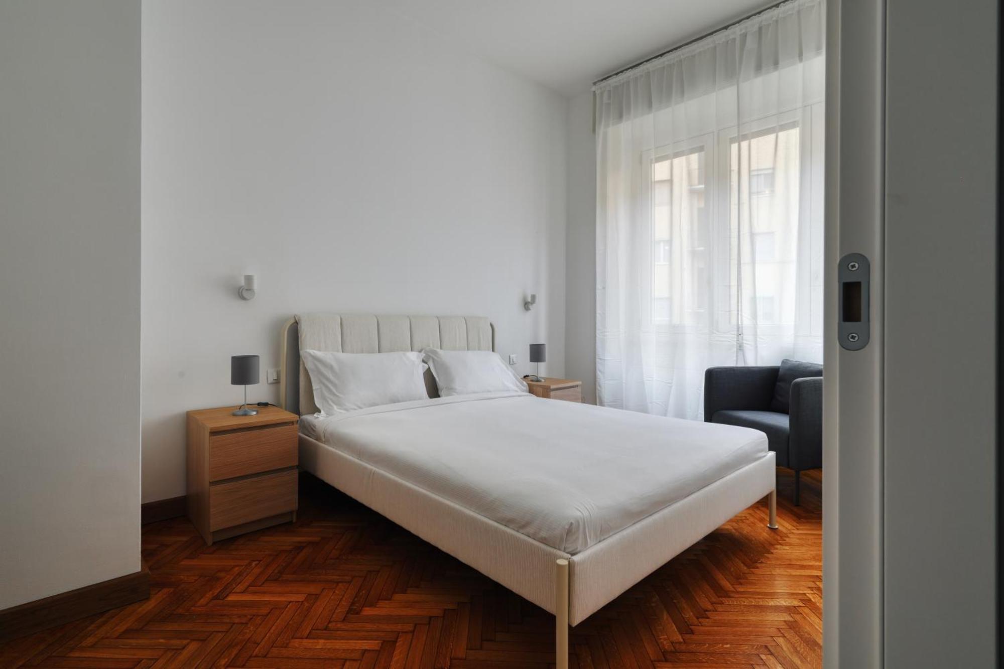 Joivy Chic 3-Bed Flat Near Colonne Di San Lorenzo Мілан Екстер'єр фото
